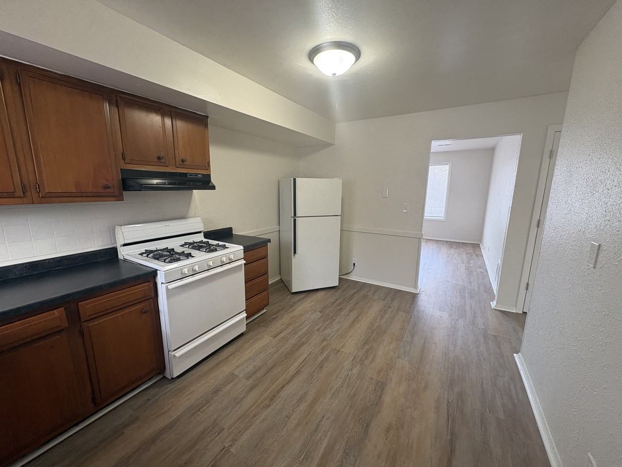 1523 North Pierson Avenue #E - Photo 5 of 10