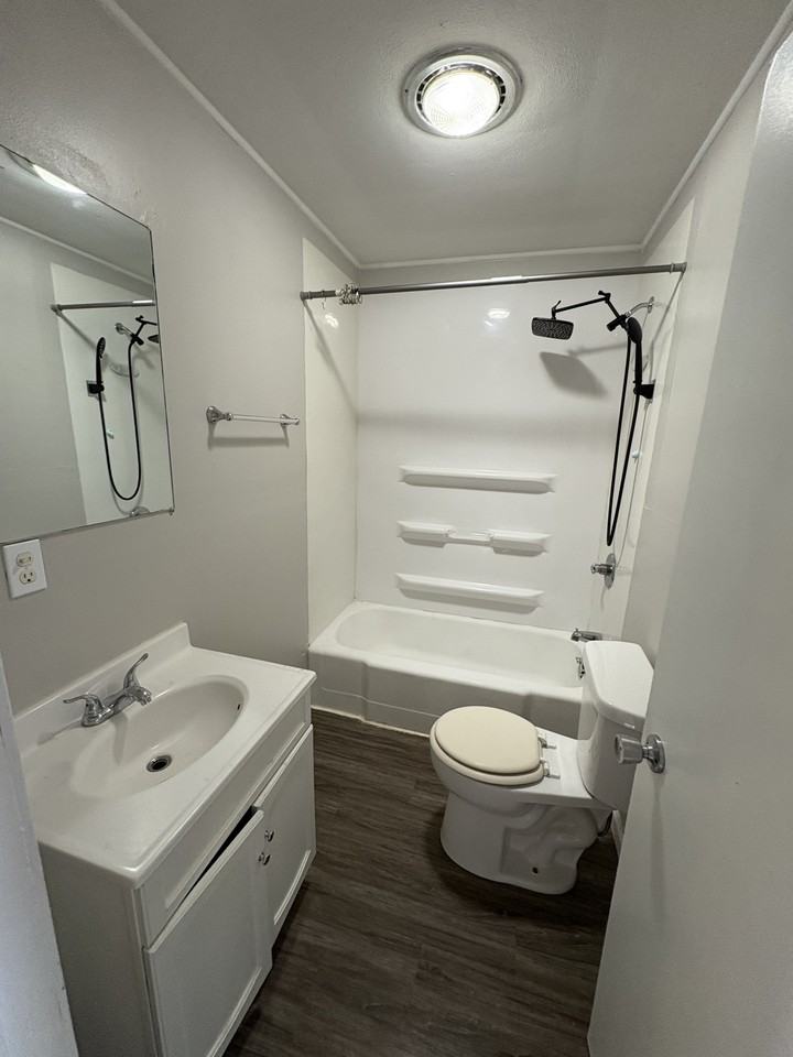 1102 Oxford Avenue ####8 - Photo 6 of 10