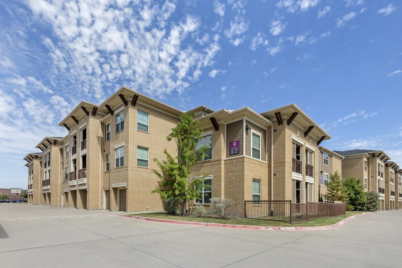 Mansfield on the Green Apartments - Photo 4 of 33