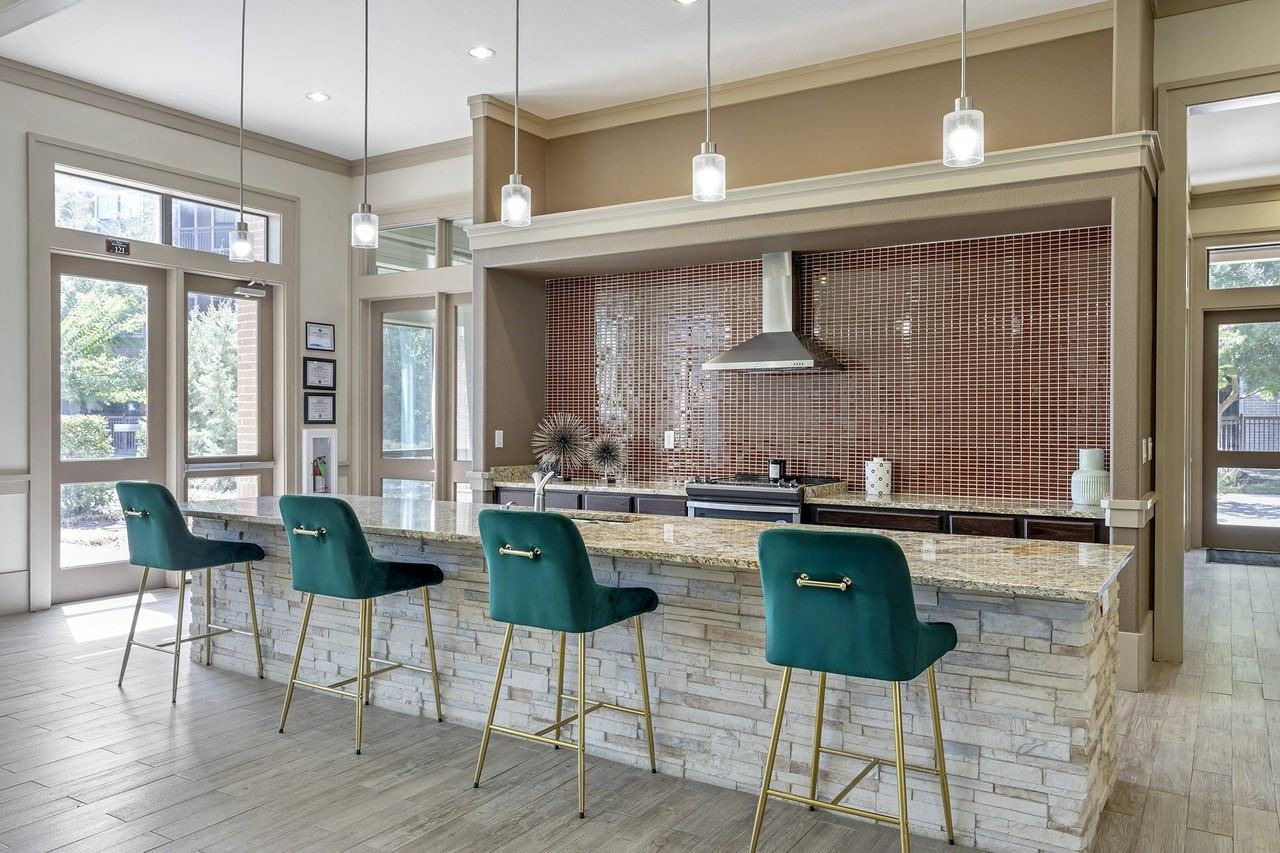 Mansfield on the Green Apartments - Photo 6 of 33