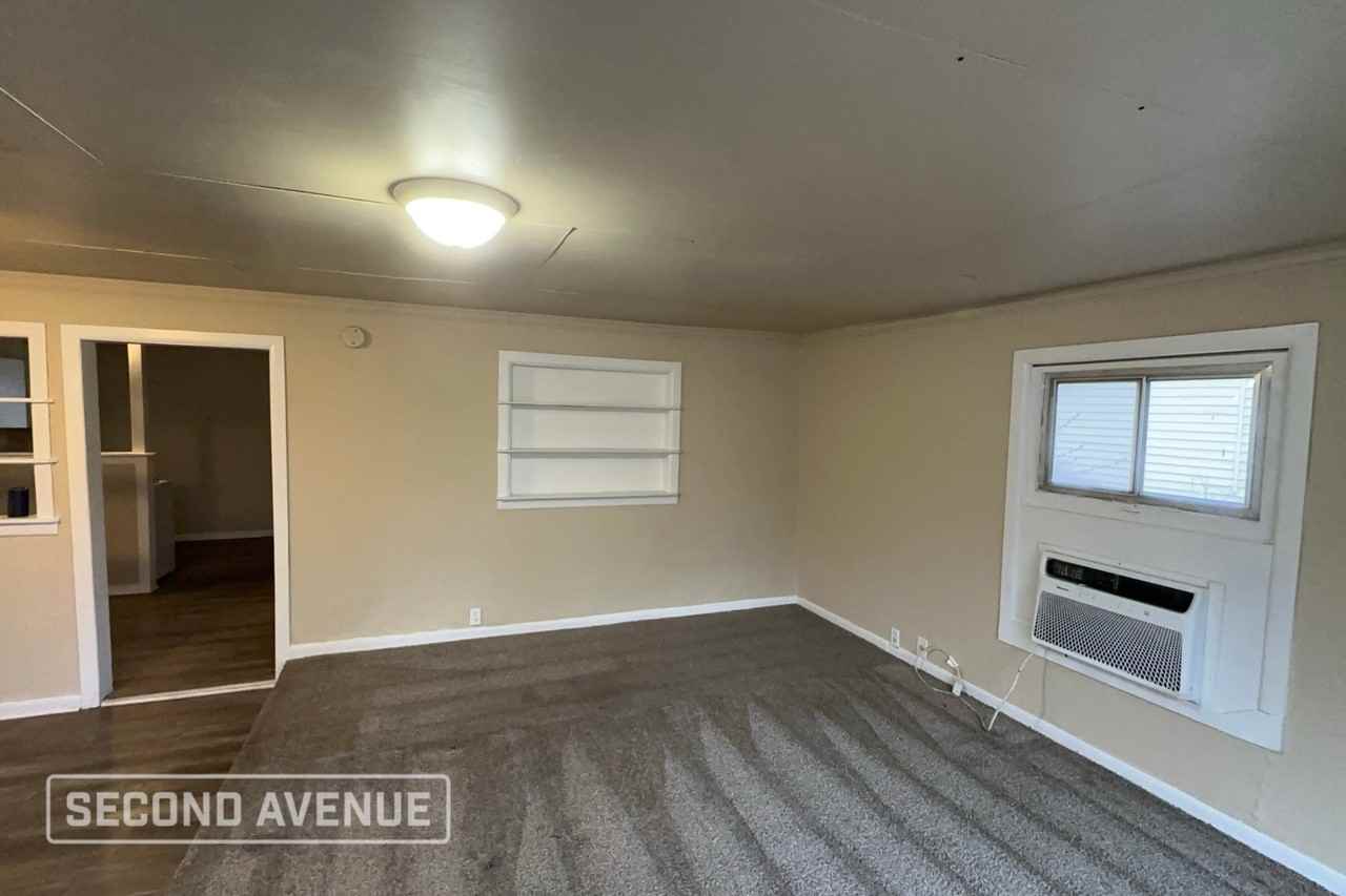 514 S Carl St - Photo 4 of 19