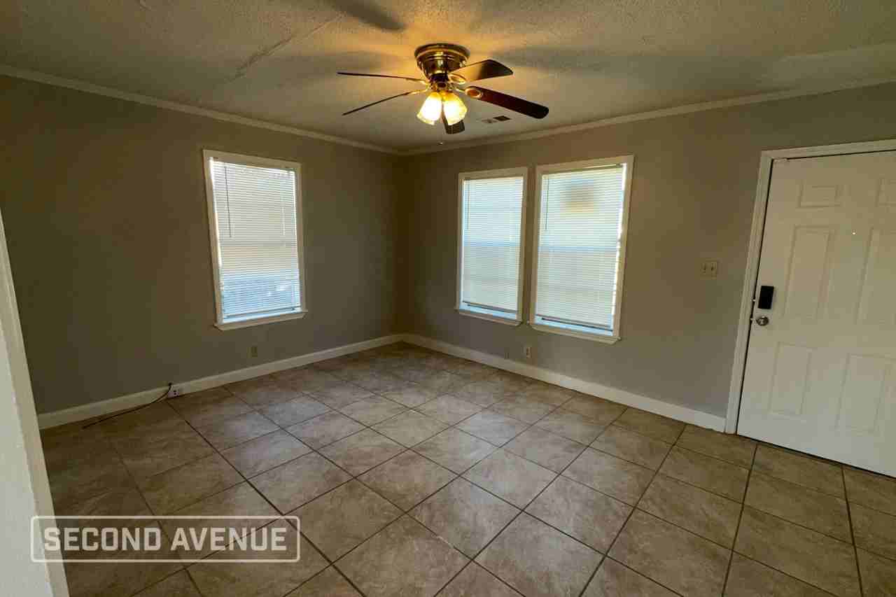 2965 N Radford Rd - Photo 2 of 15