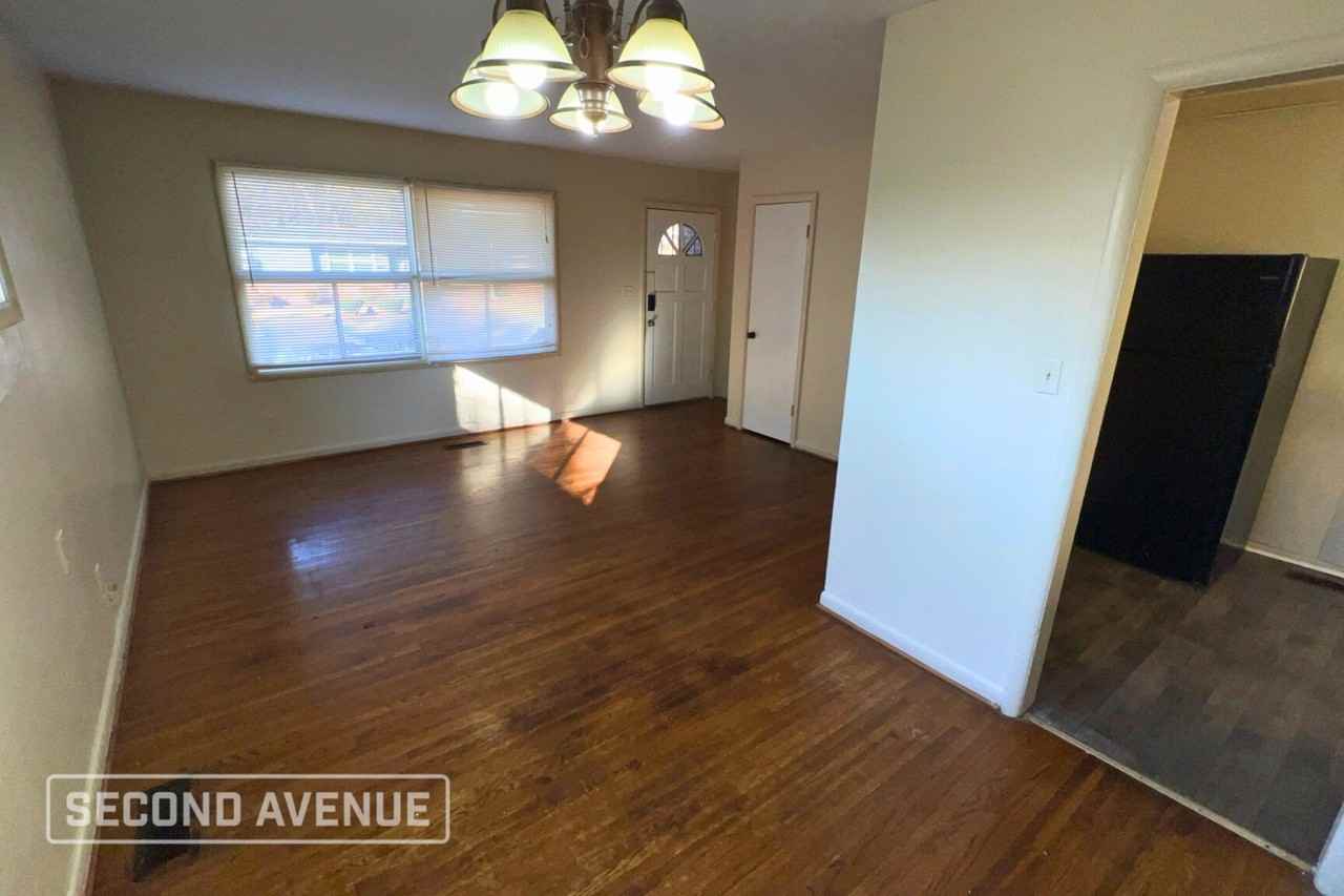 1429 65th St W - Photo 2 of 11