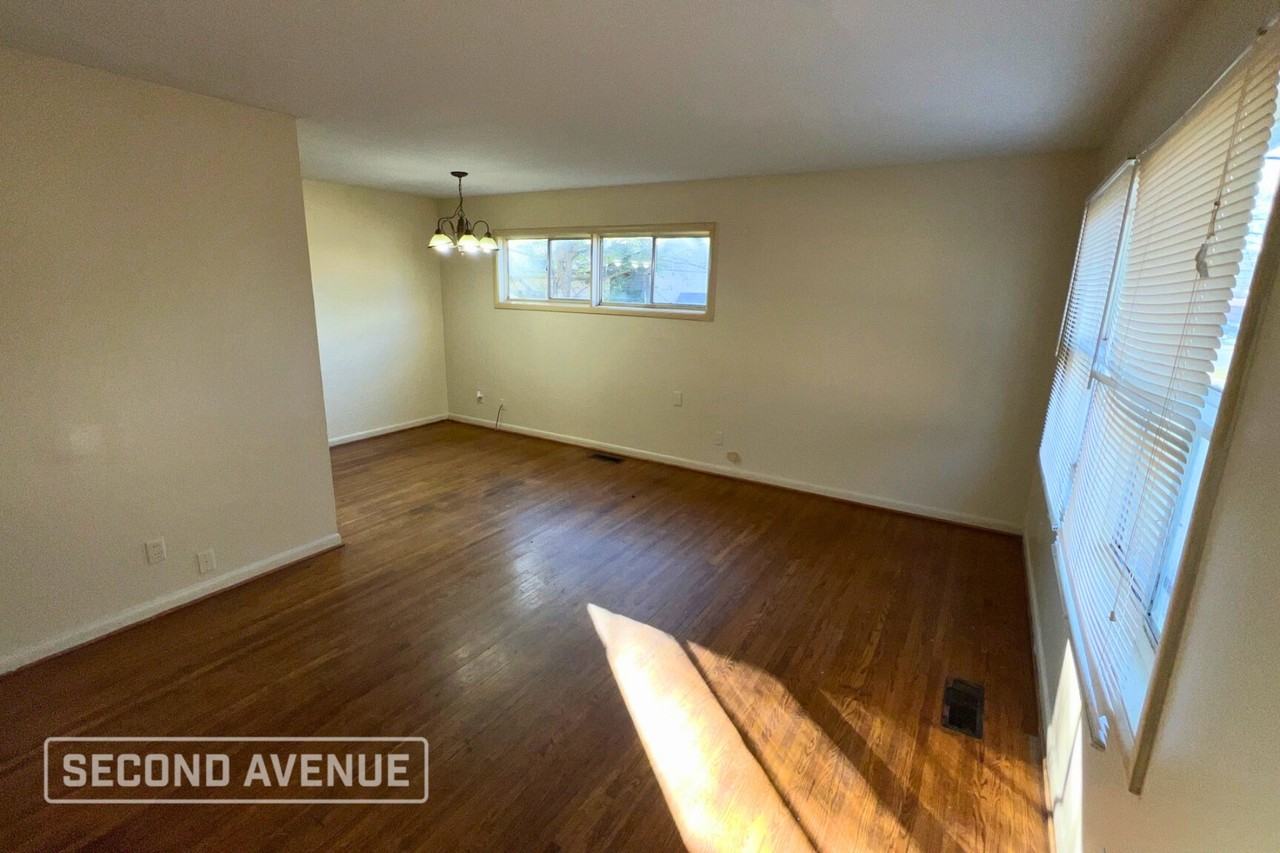 1429 65th St W - Photo 3 of 11