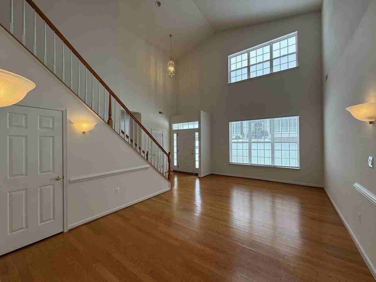 1012 Maureen Drive - Photo 4 of 42