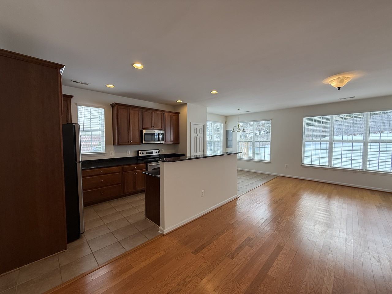 1012 Maureen Drive - Photo 7 of 42