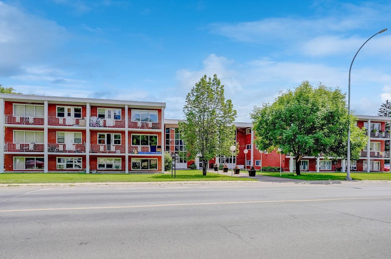 4415 Rae St - Photo 3 of 4