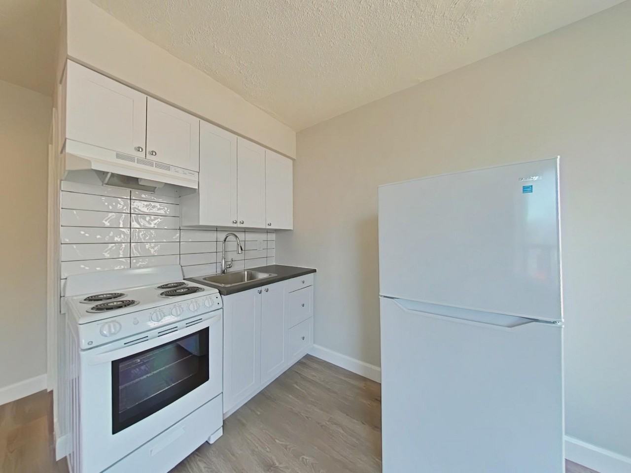 1510-1512 King St W - Photo 3 of 6