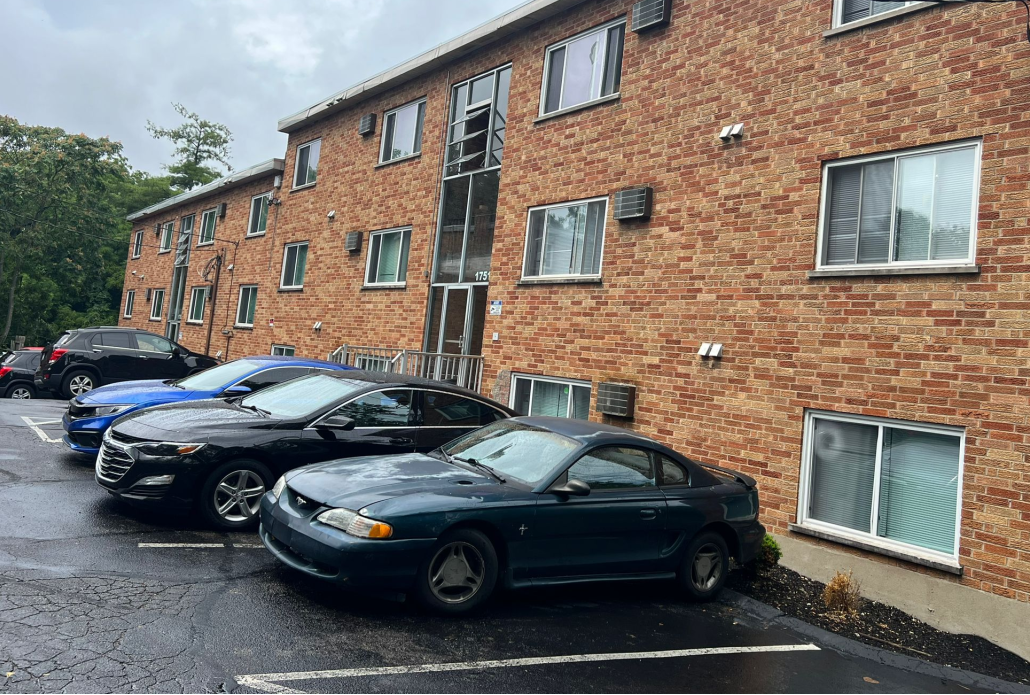 1751 Gilsey Ave - Photo 4 of 5