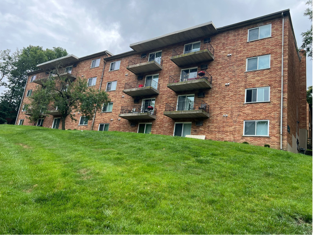 1751 Gilsey Ave - Photo 5 of 5