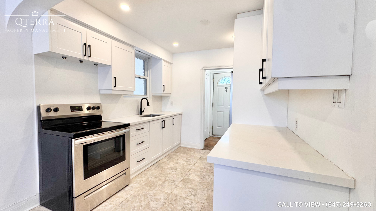 116 Parkview Hill Crescent, East York, Ontario M4B 1R4 - Photo 3 of 21