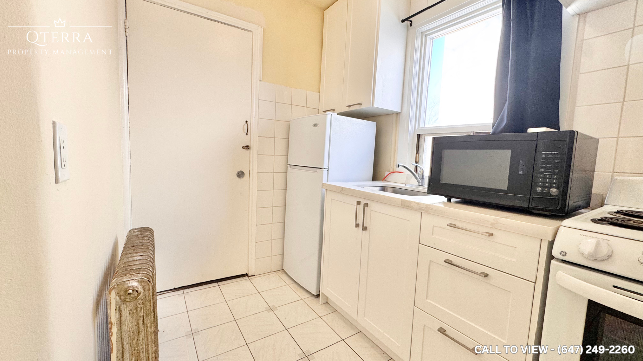 2-2026 Weston Rd, York, Ontario M9P 2B1 - Photo 2 of 9