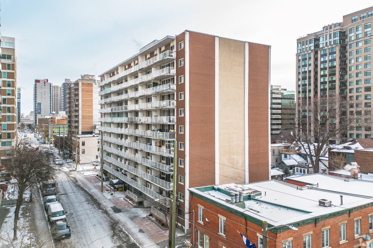 Gloucester Apartments - Photo 2 of 29