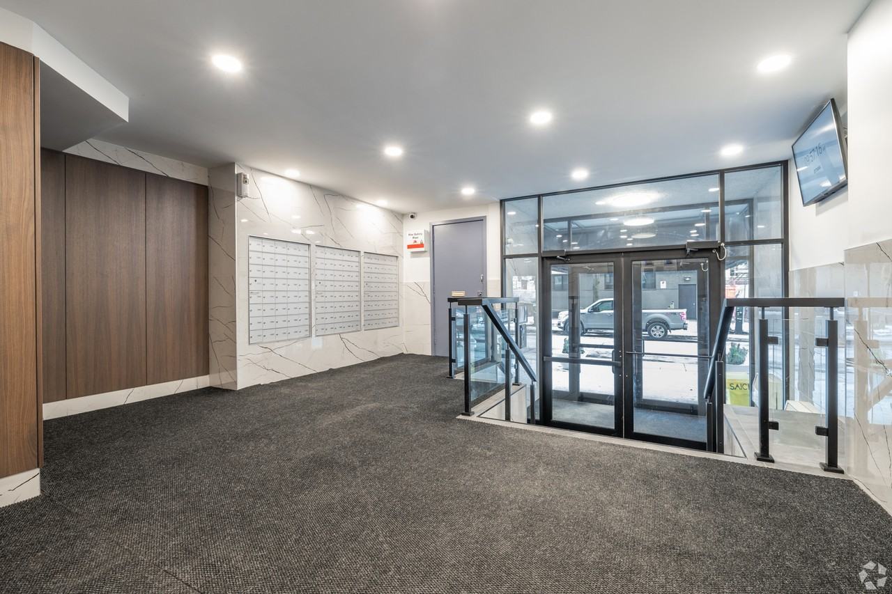 Gloucester Apartments - Photo 4 of 29