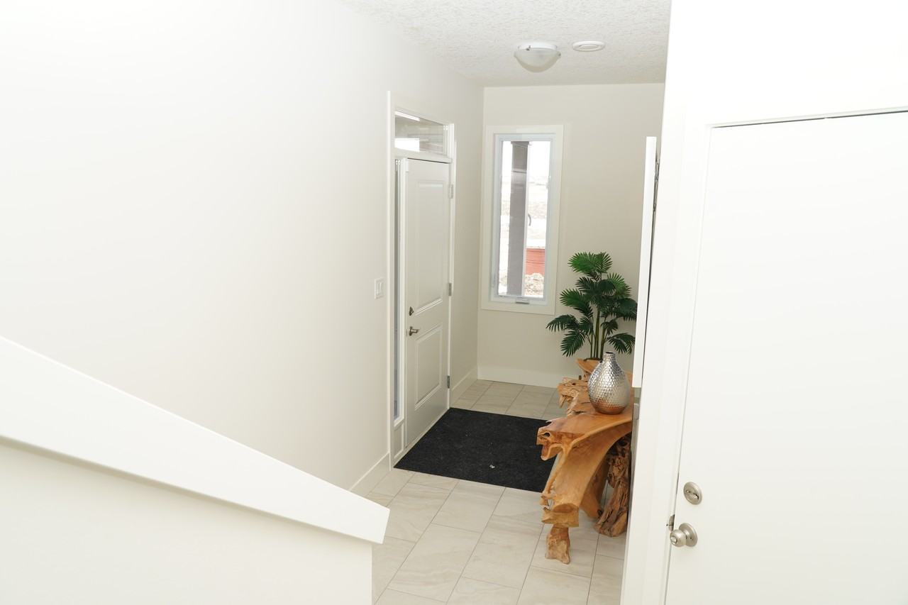 Element - Photo 4 of 25