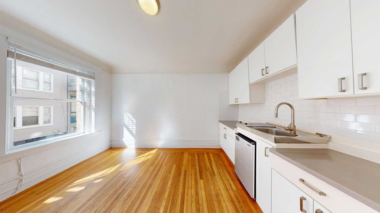 925 Geary Street - Photo 2 of 16