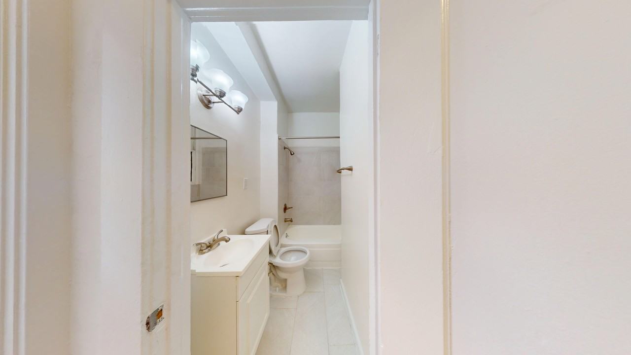 925 Geary Street - Photo 3 of 16