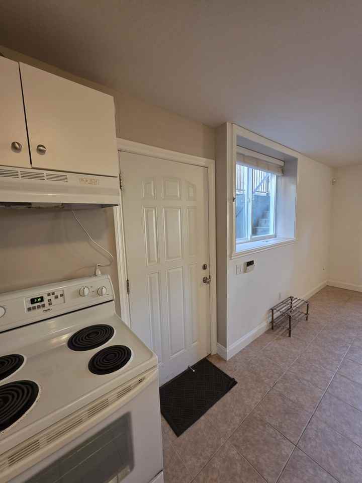 352 East 14th Street - Photo 2 of 14