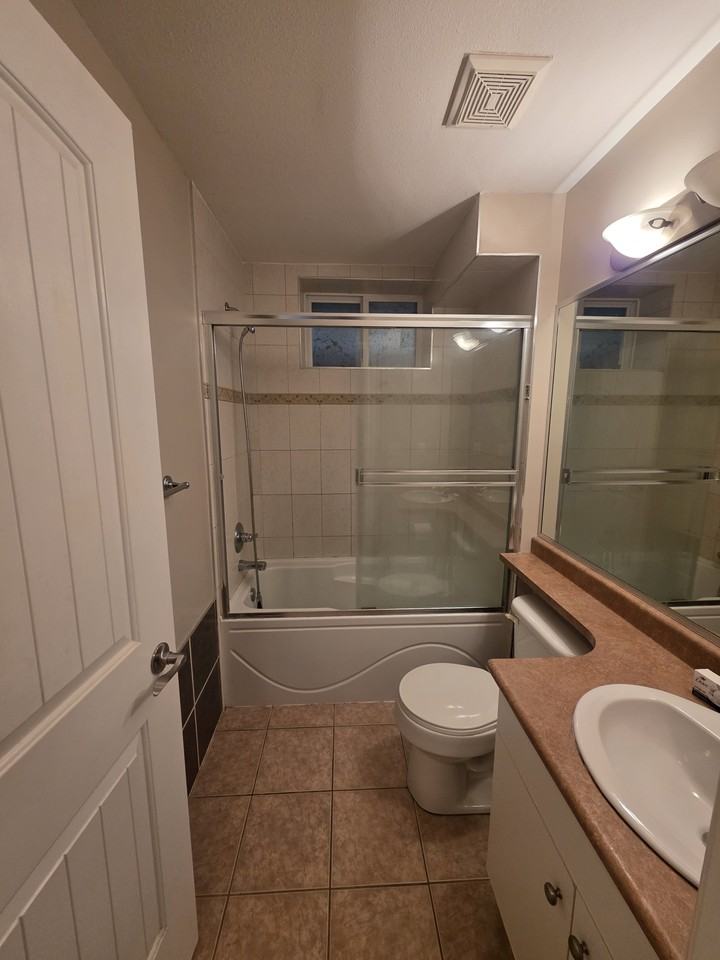 352 East 14th Street - Photo 3 of 14