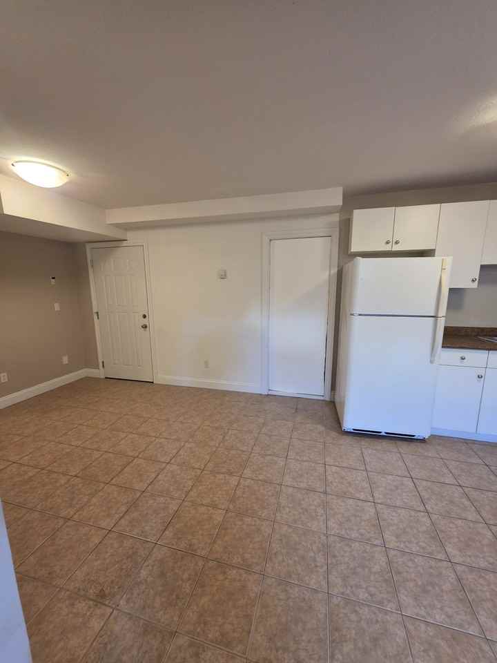 352 East 14th Street - Photo 4 of 14