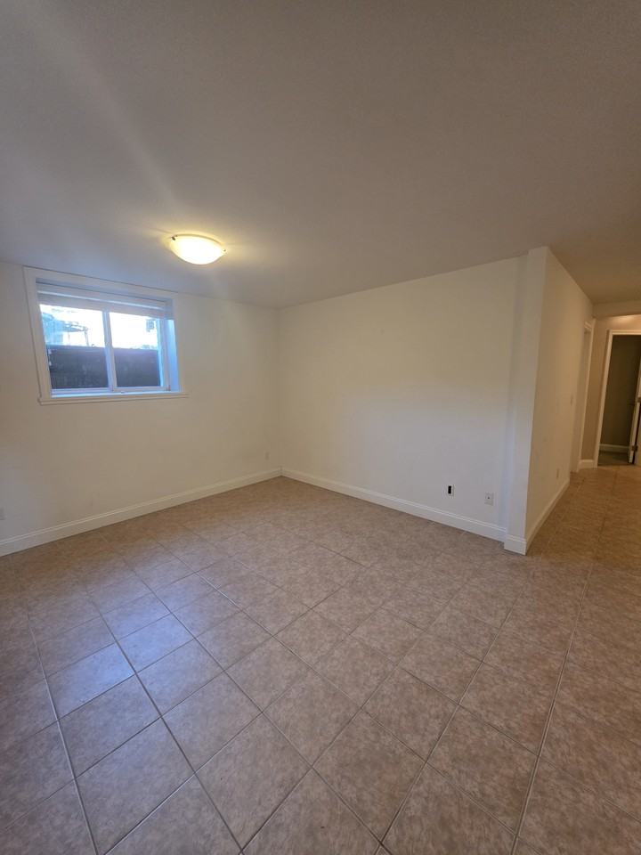 352 East 14th Street - Photo 6 of 14