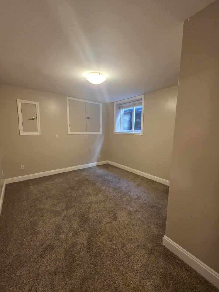 352 East 14th Street - Photo 7 of 14