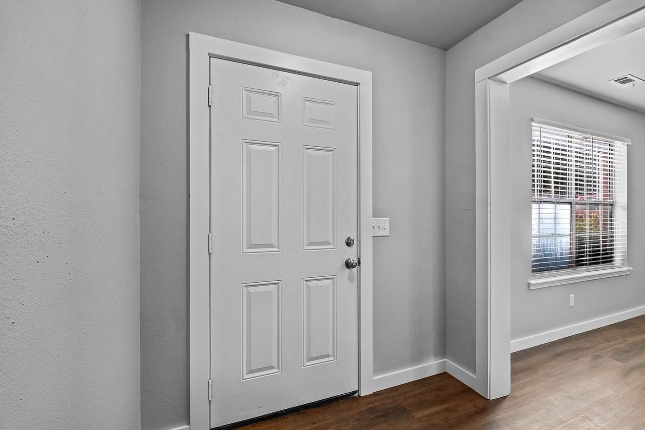 Kantz Duplexes - Photo 5 of 34