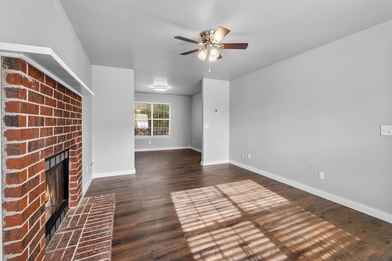 Kantz Duplexes - Photo 7 of 34