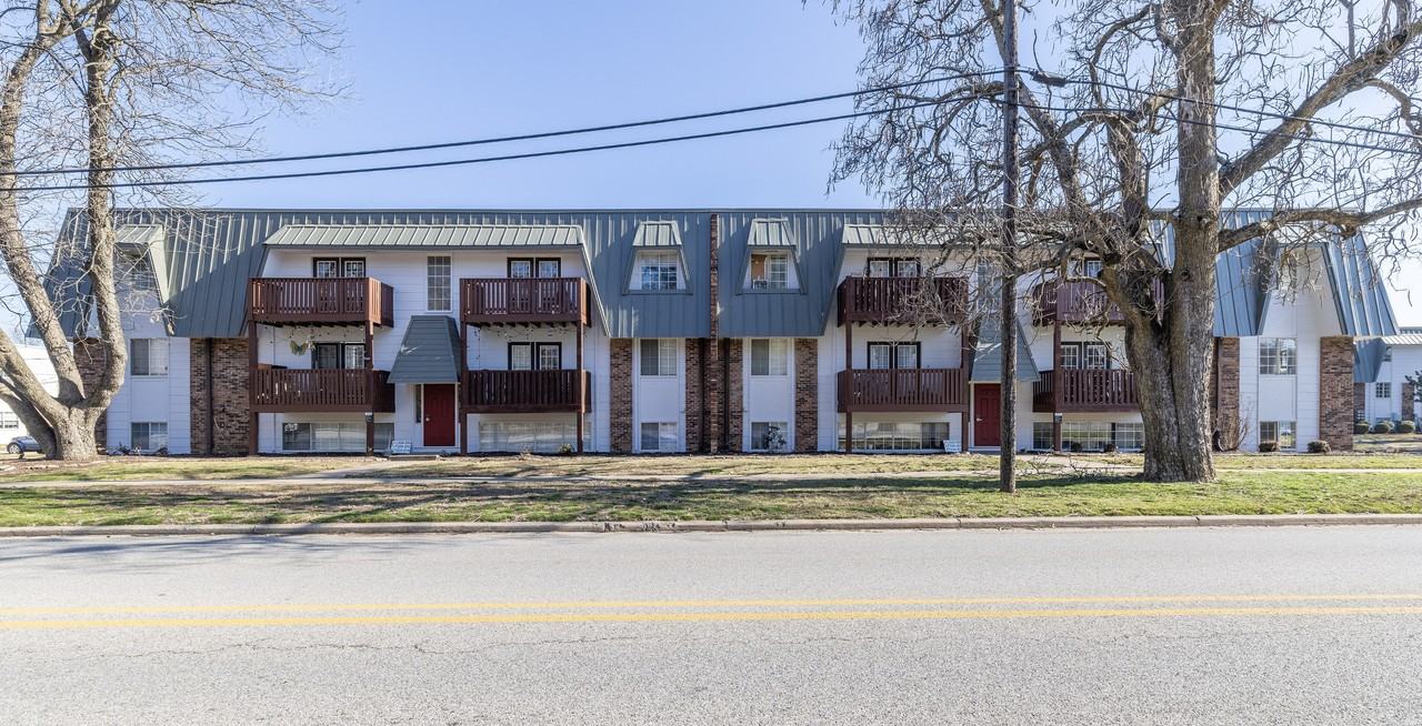 Ruby on the Creek Apartments - Photo 5 of 45