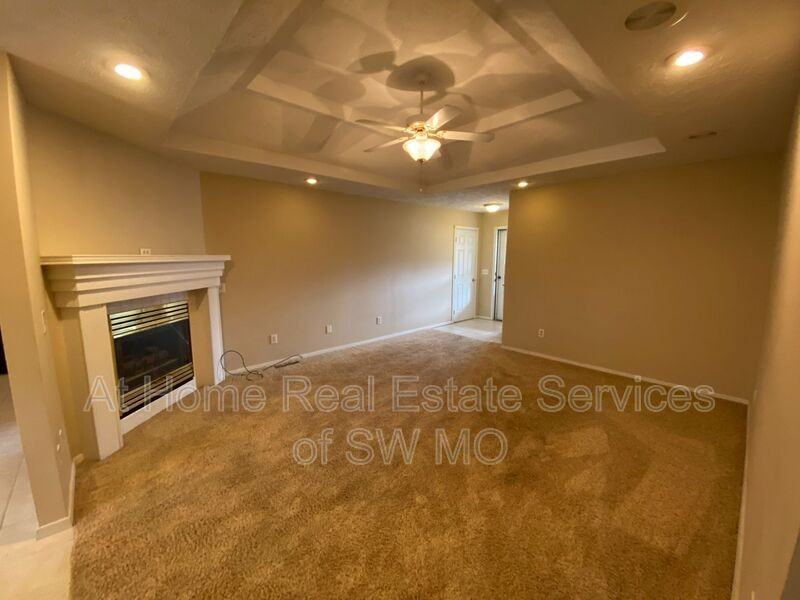 2595 N Honeysuckle Way - Photo 2 of 10
