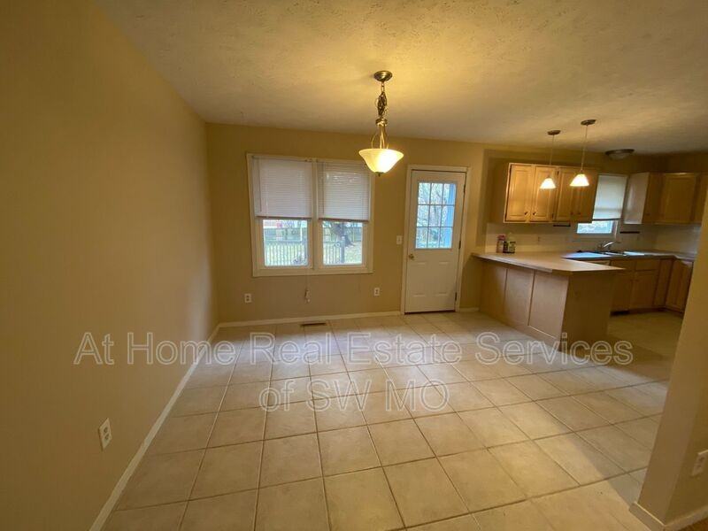 2595 N Honeysuckle Way - Photo 4 of 10