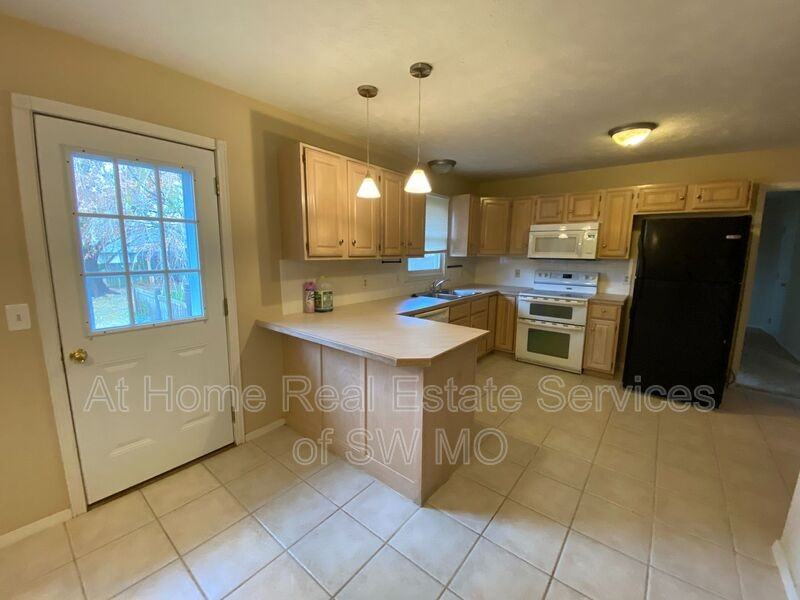 2595 N Honeysuckle Way - Photo 5 of 10