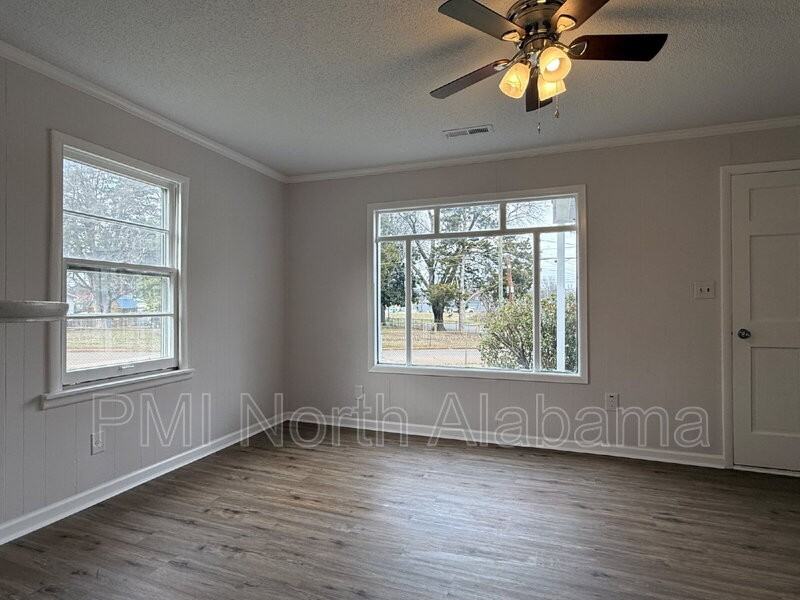 1021 Fairway Dr Nw - Photo 4 of 14