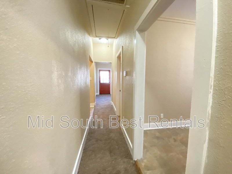 2323 E 2nd St #B - Photo 7 of 9