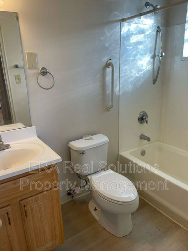 323 Mayfair Blvd - Photo 4 of 8