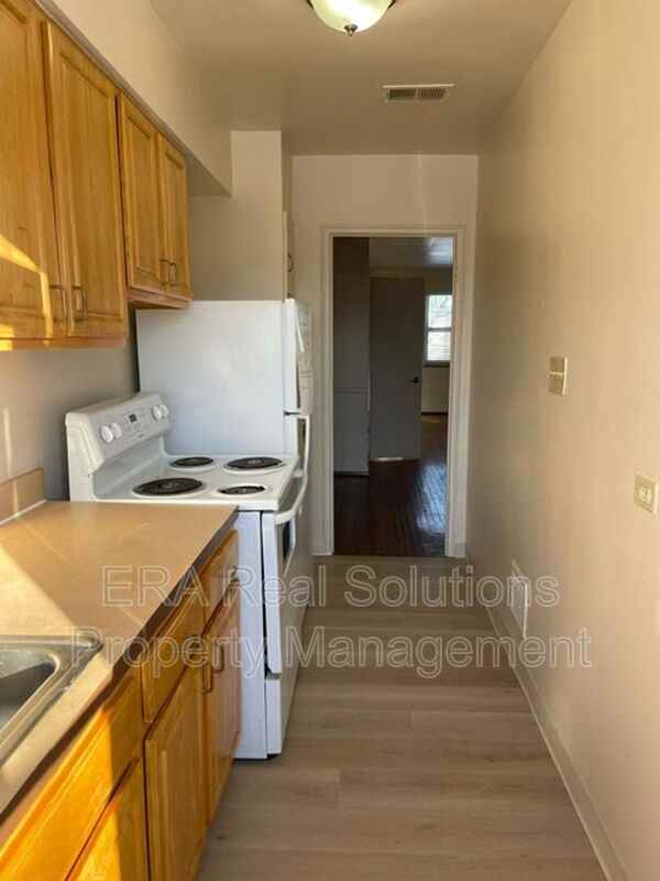 323 Mayfair Blvd - Photo 7 of 8