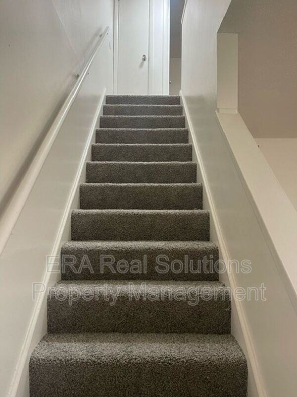 854 Moon Rd - Photo 3 of 9