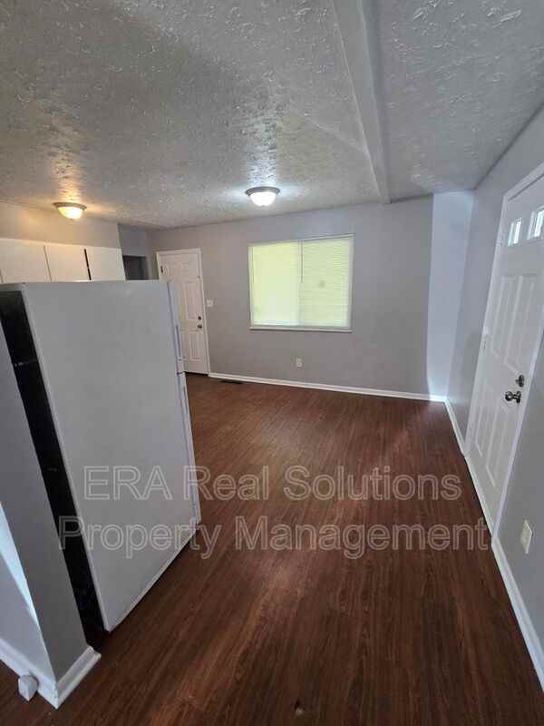 1917 Pannell Ave - Photo 4 of 16