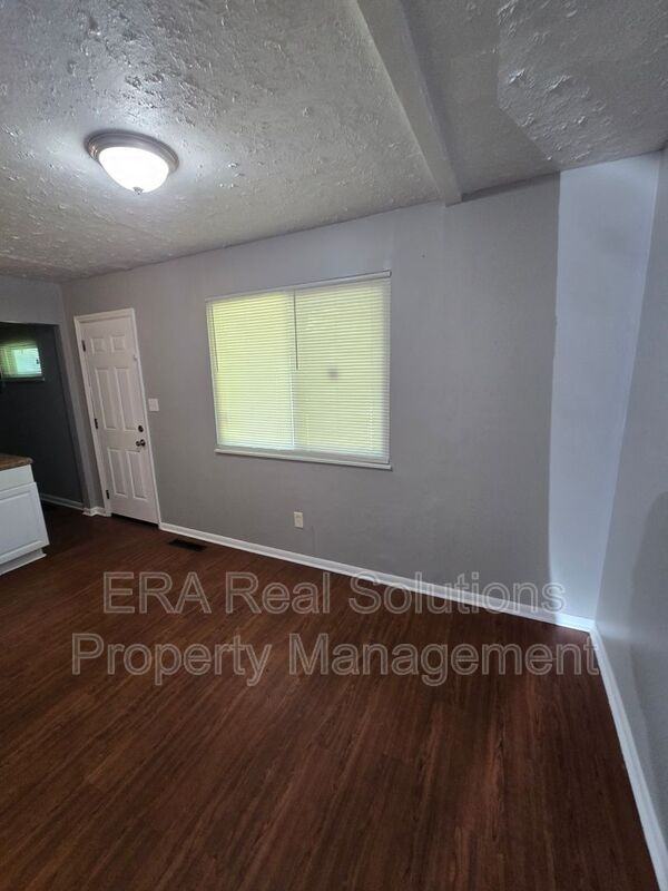 1917 Pannell Ave - Photo 5 of 16