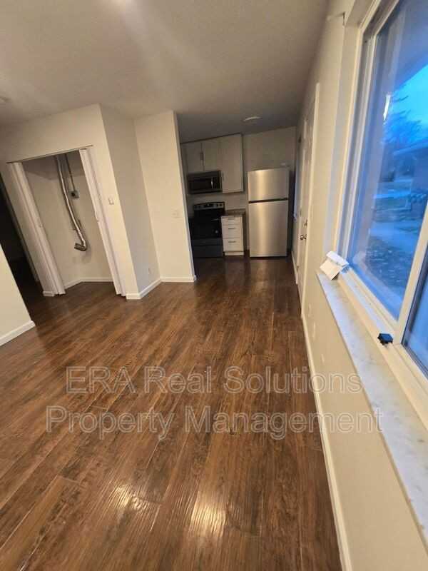 1911 Denune Ave #B - Photo 5 of 15