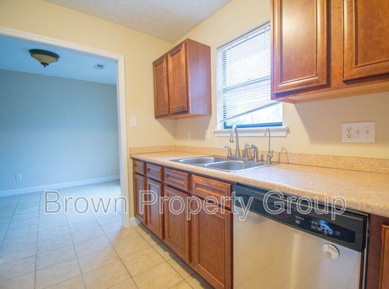 7217 Pebblebrook Dr - Photo 6 of 22