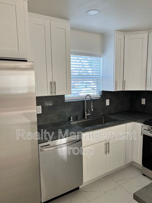 3897 Z St - Photo 3 of 12