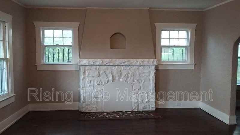 200 9th Ct W - Photo 3 of 19