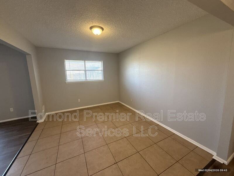 629 Reynolds Rd - Photo 5 of 14