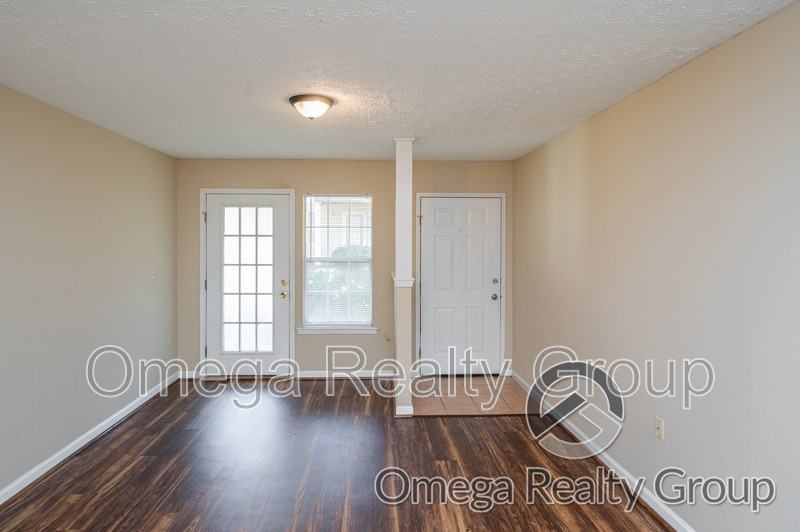 156 Patton St W #J - Photo 5 of 23