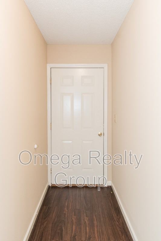 1645 Park Ter - Photo 3 of 29