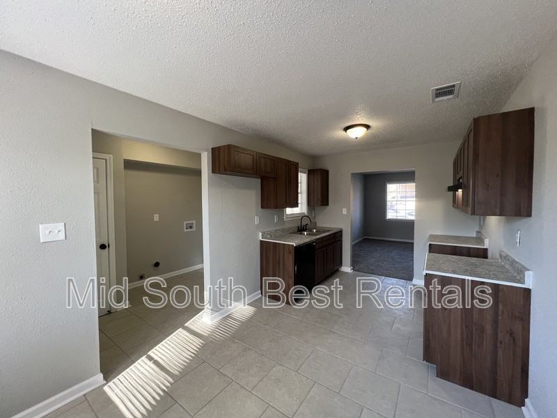 2225 Willow Wood Ave - Photo 6 of 17