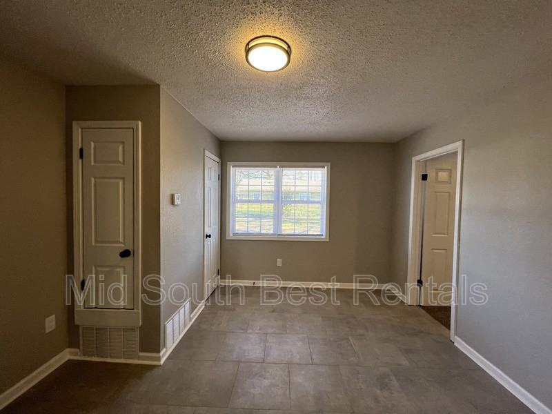 4726 Hillbrook Rd - Photo 2 of 12