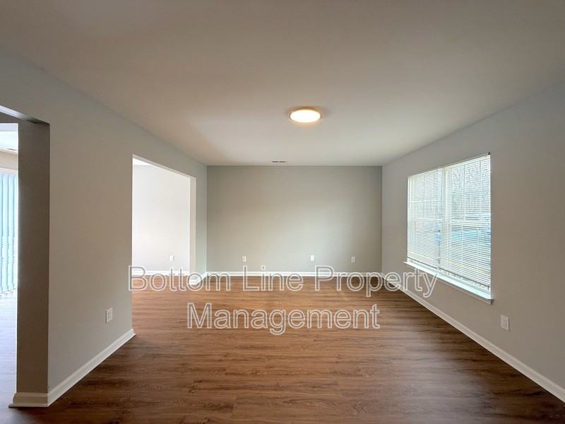 7119 Henderson Valley Ln - Photo 5 of 18