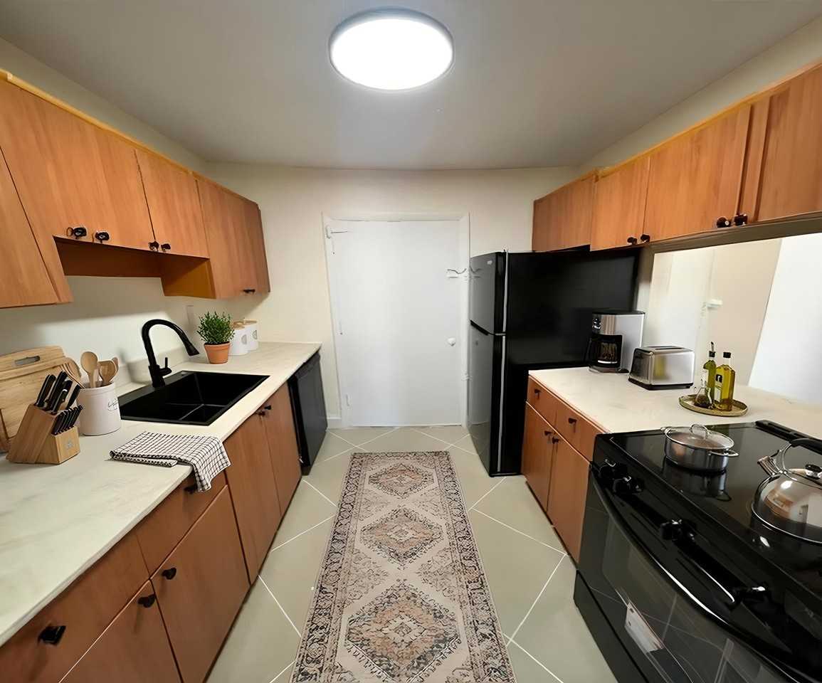 Park Hill Hollywood Apartments - Photo 5 of 17